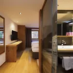 闪德福酒店 酒店 4*