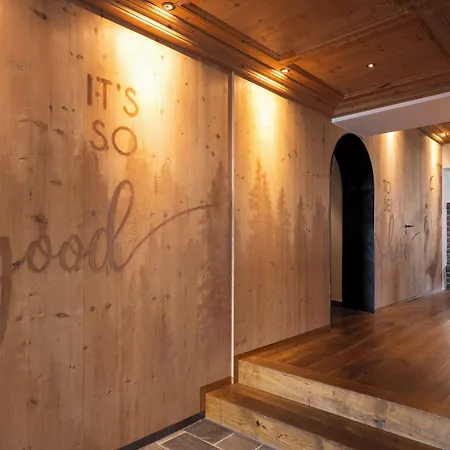Sandhof 4*